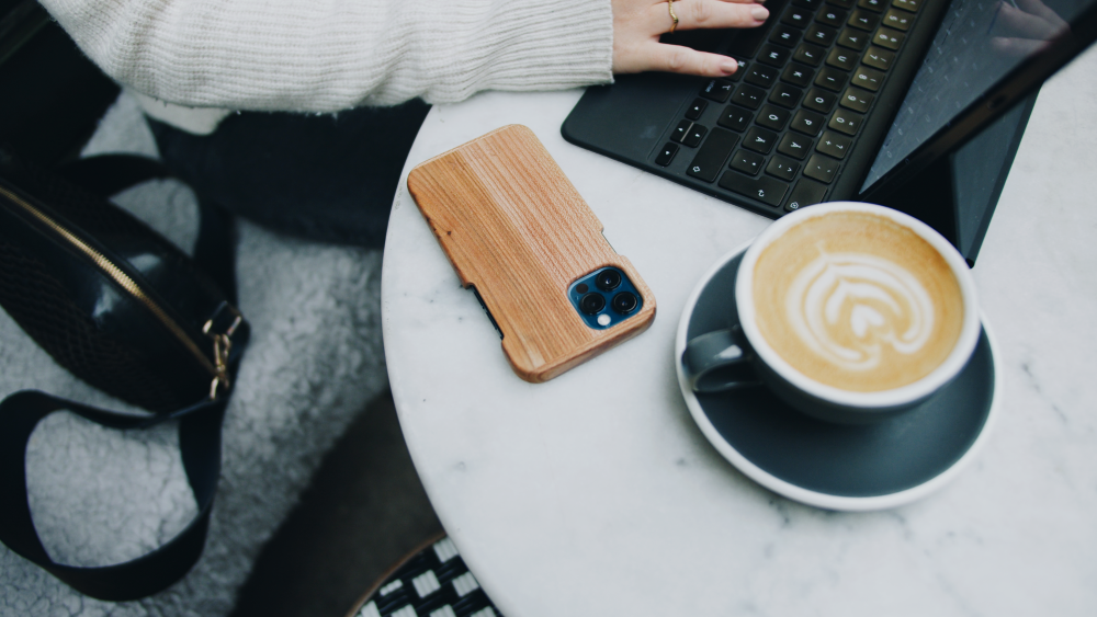 木製スマホケース Bark (バーク) の取り扱い樹種について