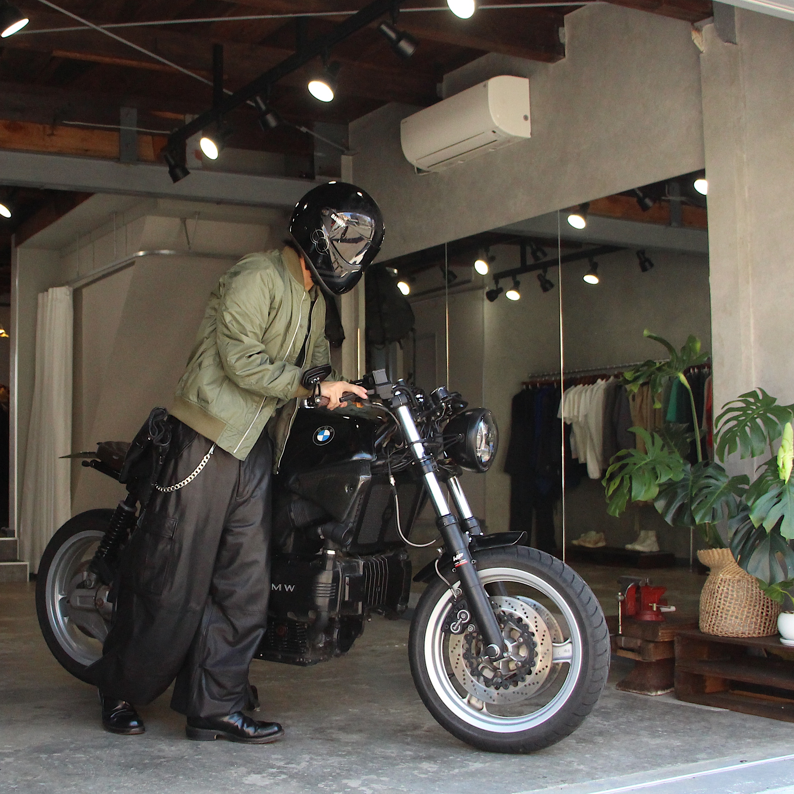 orio Anniversary LOOK with A LEATHER