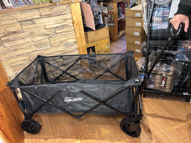 COLEMAN【🆕アウトドアワゴン メッシュ BLACK】が登場❗️ブラックの個性が光ります^ ^