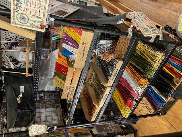 《店頭にて》村の鍛冶屋【エリッゼステーク(鍛造ペグ)】全カラー・全サイズを《展示取り揃えて》おります