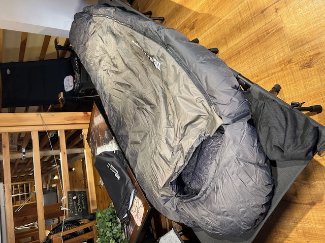 WAQ【🆕ダウンスリーピングバッグ】が登場❗️「あったか〜い^ ^♨️❗️」冬❄️シュラフを^ ^