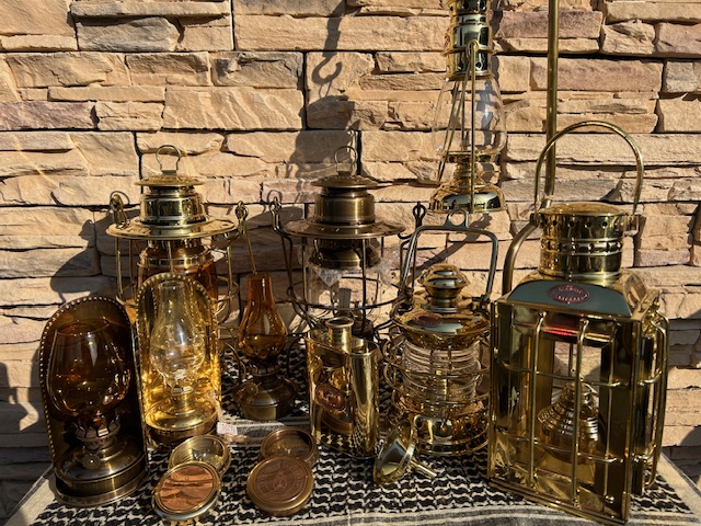 【VERMONT LANTERNS《バーモントランタン》】各種が"純真鍮"の輝きを放ちます^ ^✨