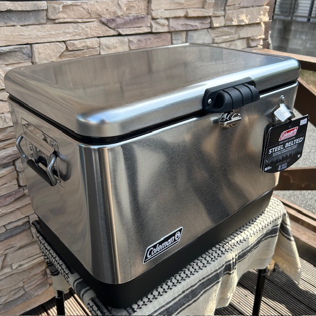 Coleman【54QT ステンレススチールベルトクーラー<シルバー>】 入荷致しました❗️