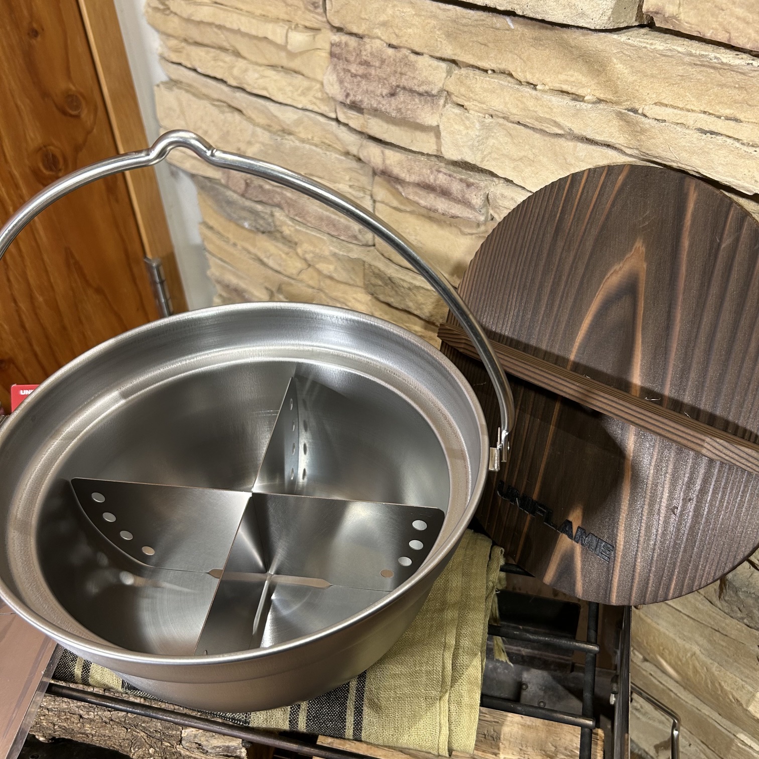 UNIFLAME【🆕焚き火鍋 26㎝《おでん仕切り》】が"本日より"発売入荷^ ^❗️