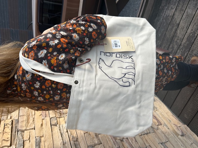 【 NORDISK TOTE BAG < ノルディスクトートバッグ > 】が、入荷致しました🐻