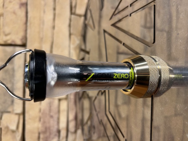 野良道具製作所【真鍮削り出し✨LEDスタンド&お香立て<灯香>】で、ゴールゼロが立てられます^ ^