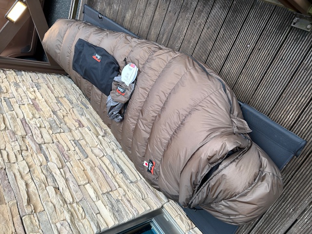 NANGA【AURORA TEX LIGHT DX】 でコンパクトに 冬シュラフを運搬☃永久保証です