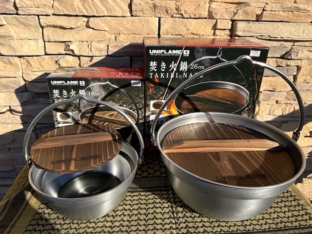 ユニフレーム【 焚き火鍋 28㎝ 】が少量、《 再 》入荷致しました。18㎝もございます！