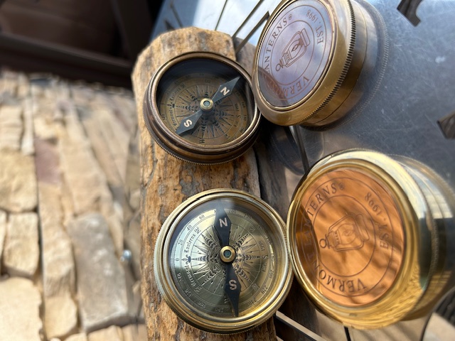 【VERMONT LANTERNS🆕《コンパス🧭》】登場❗️魅惑的な、真鍮の佇まい❕再入荷^_^