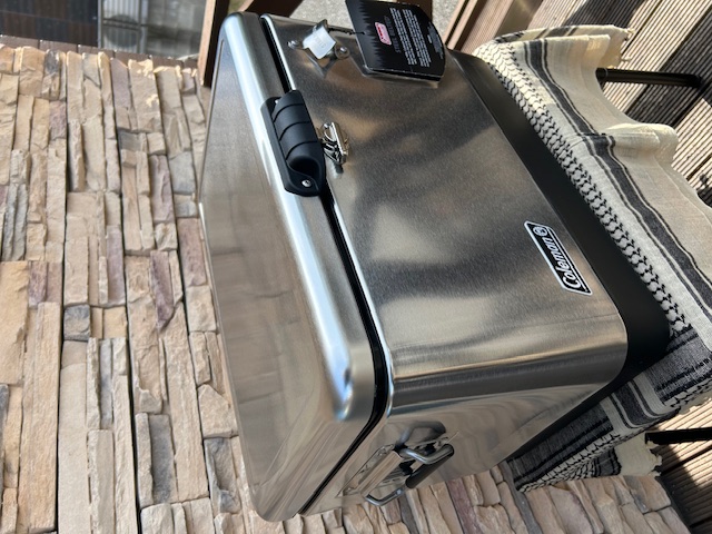 COLEMAN【54QT ステンレススチールベルトクーラー<シルバー>】"変わらぬ定番"私も使用中❕