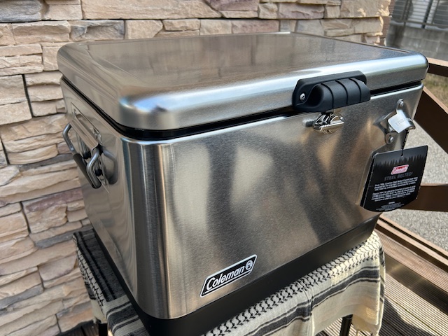 COLEMAN【54QT ステンレススチールベルトクーラー<シルバー>】私も思い出と主に使用中^_^