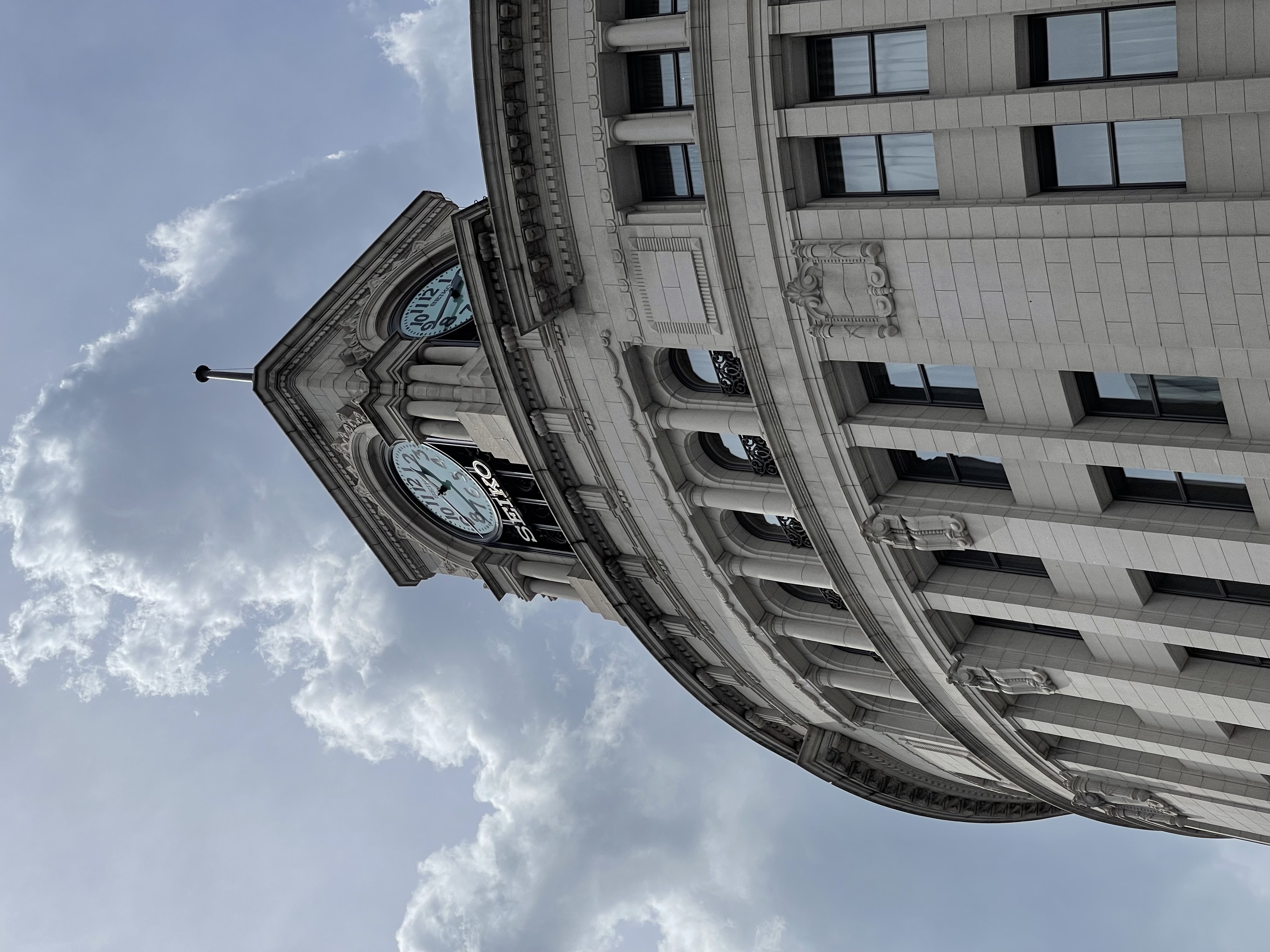 Tシャツ1枚で出掛けたい季節