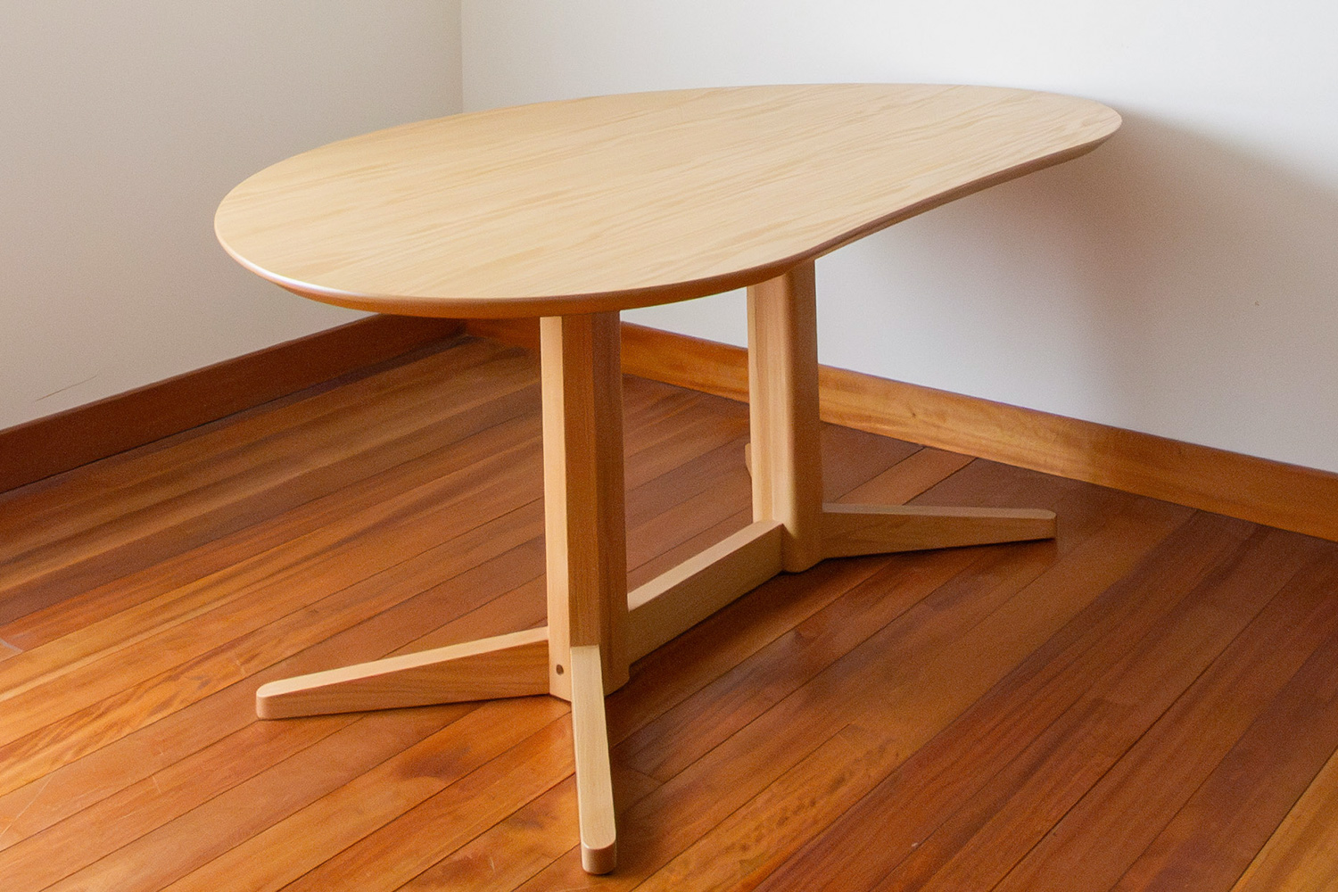 家具との暮らしを描いた“ものがたり”POP紹介|「マメに成長する息子」