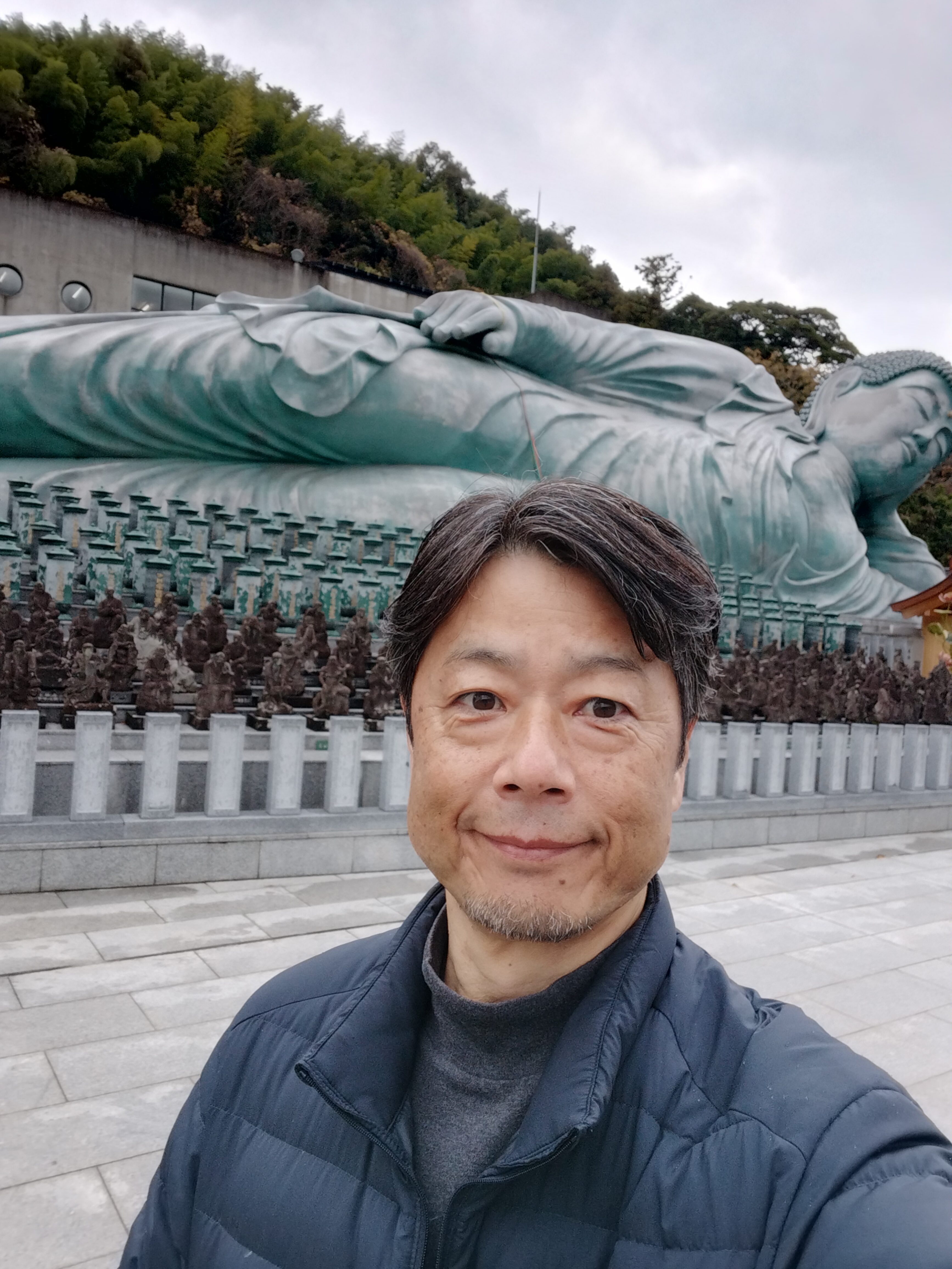 師走の寺院へ　陰を求めて