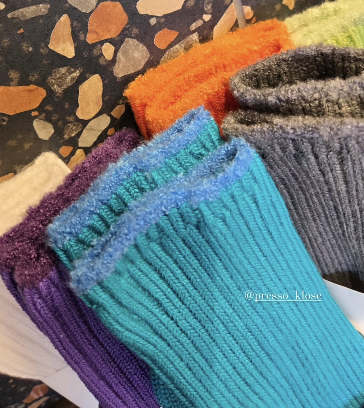 オナジアナノムジナの靴下🧦