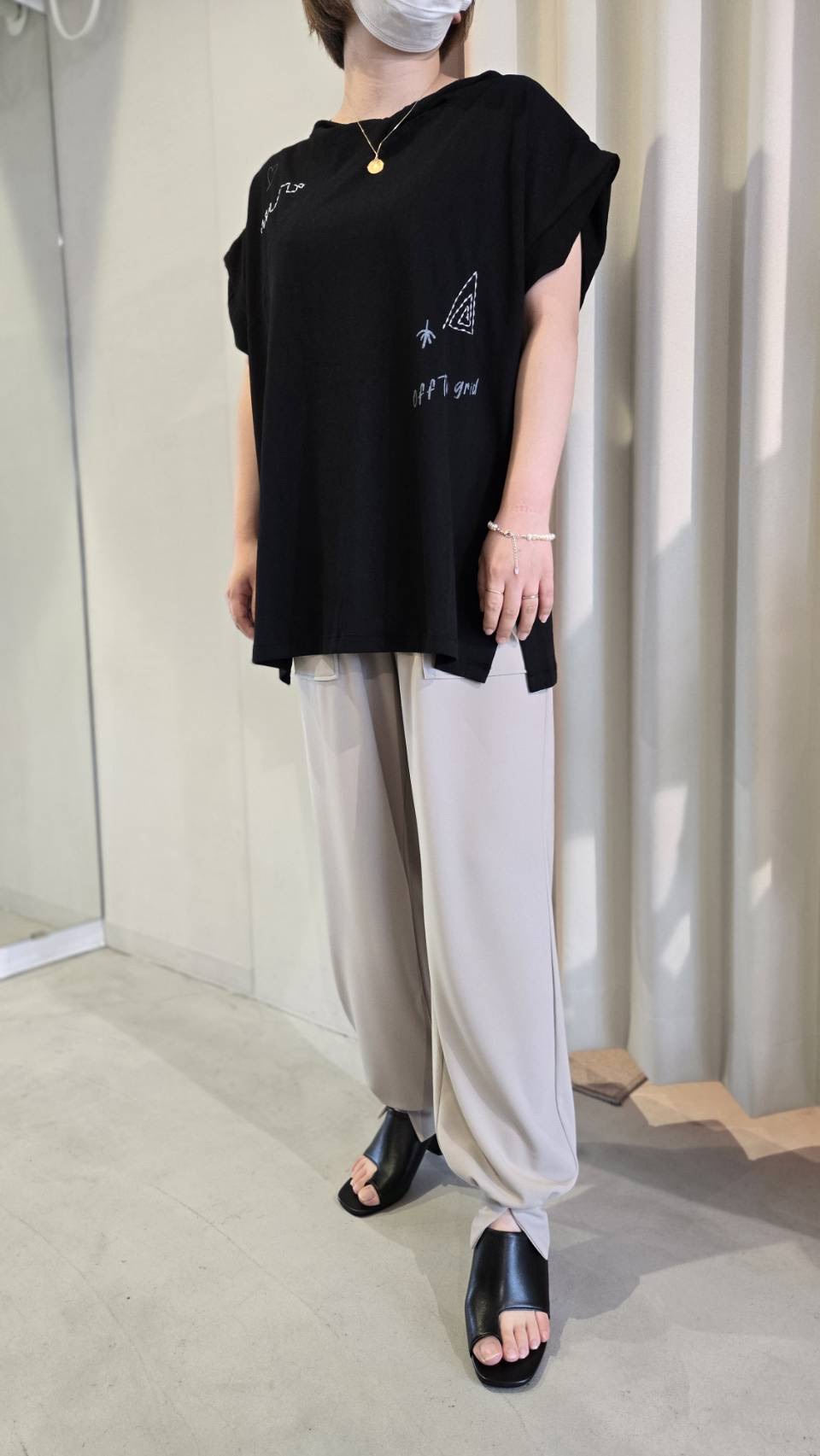 YENN 　（イエン）　纏うだけで、こなれるTEE💓