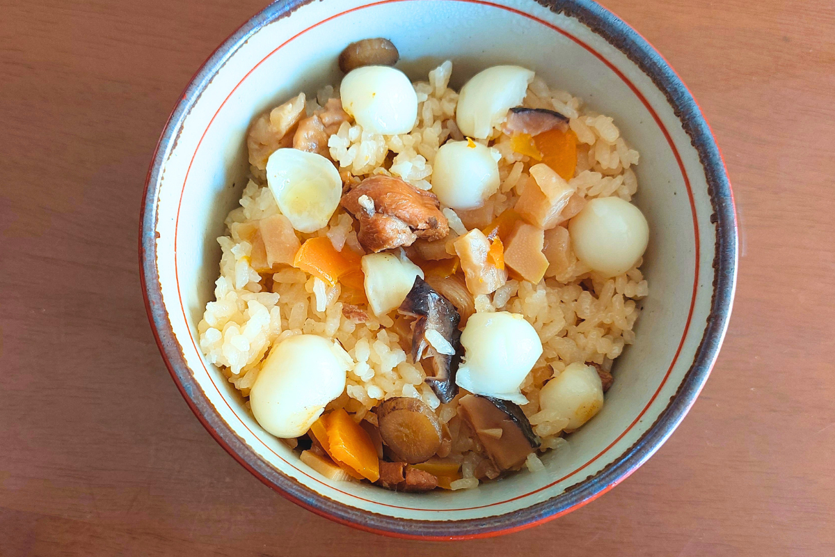 旨味がたっぷり！ゆり根の五目御飯