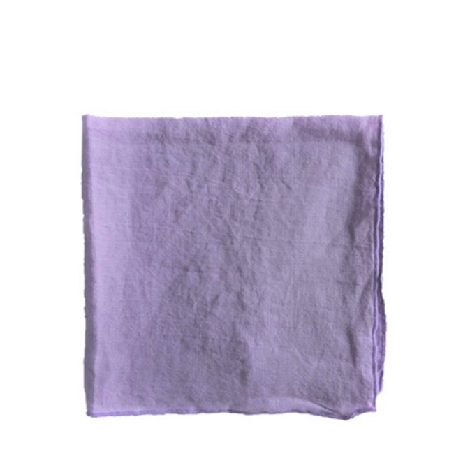 爽やかなラベンダーカラー。フィオリラのリネンナプキン