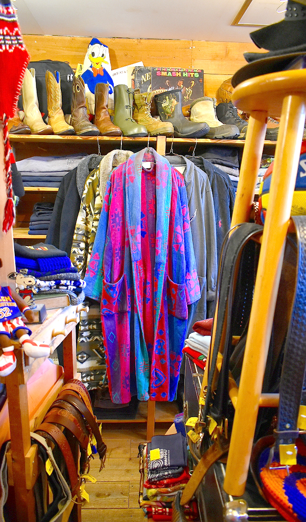 【Gown/Robe　ガウン/ローブ】 サラッと羽織れるロングコート入荷～　@古着屋カチカチ