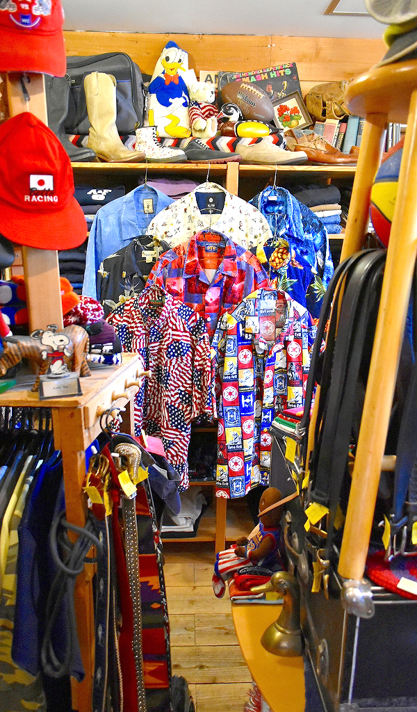 【お祭り花火や海水浴にフェスなどに♪】 夏を演出してくれる柄シャツ入荷~@古着屋カチカチ