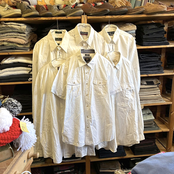 【White Shirts 　白シャツ】 爽やかなで清潔感のある白シャツ入荷～