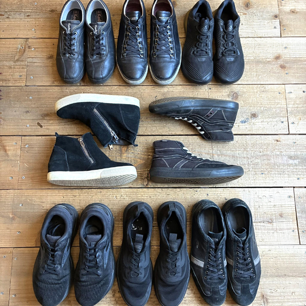 【Black Sneakers　ブラックスニーカー】 USAブランドの黒ブラックスニーカー入荷～
