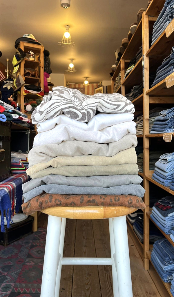 【Colored Jeans カラージーンズ】 シンプルなスタイリングパンツ入荷～@古着屋カチカチ