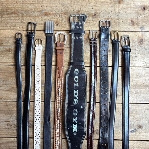 【Genuine Leather Belt 良質レザーベルト】 おしゃれなチラ見せ革ベルト入荷～