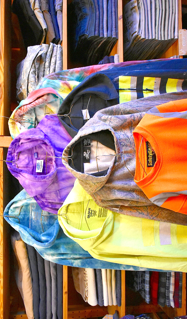 【クセのあるスウェットパーカー】 古着屋さんらしいクセしかないおもしろデザインパーカー入荷～