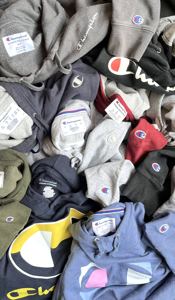 【Champion チャンピオン】 C目玉ロゴのスウェットパーカー入荷～@古着屋カチカチ