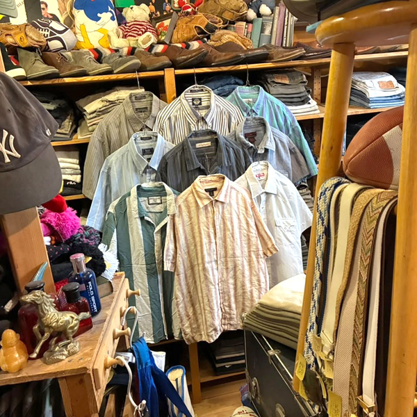 【S/S Striped Shirt 半袖ストライプシャツ】 スッキリとした縦縞模様シャツ入荷～