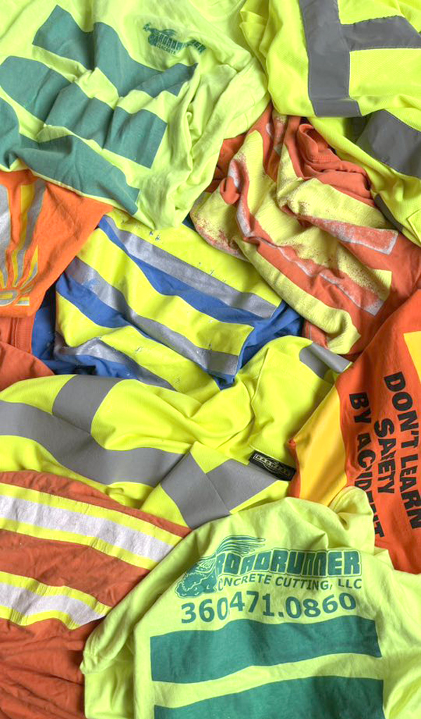 【Safety Tees セーフティーT】 リフレクター(反射板) ライン入りTシャツ入荷～