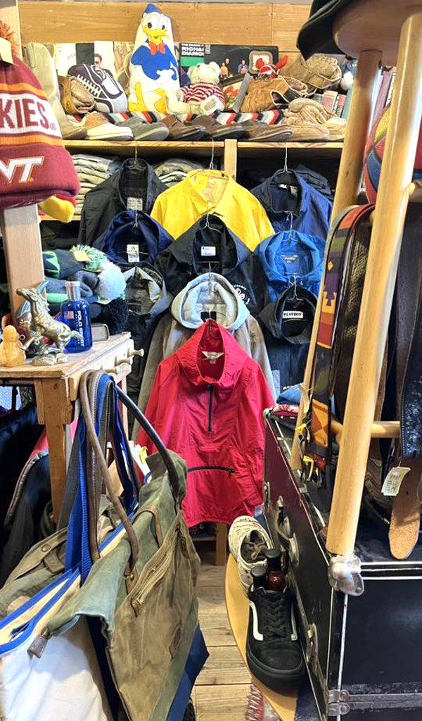 【Nylon Jacket ナイロンジャケット】 春先を意識したアノラックパーカー@古着屋カチカチ