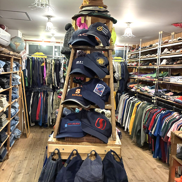 【Navy Blue Cap】 シアトルUSA直輸入の 紺ベースボールキャップ入荷～