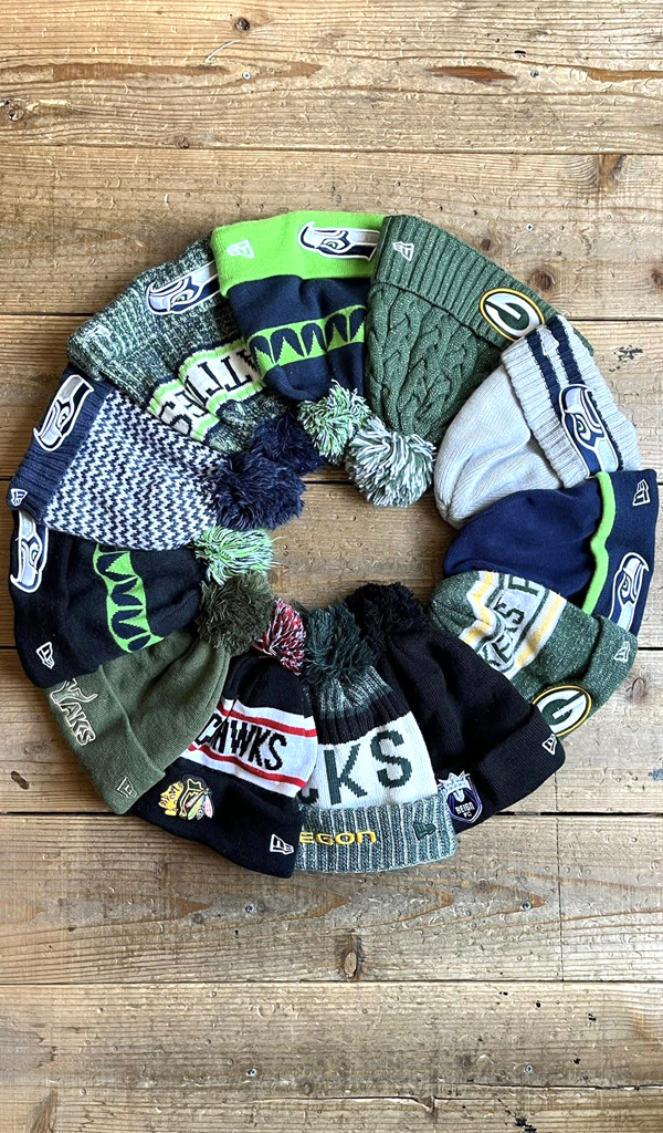 【New Era ニューエラ】 スポーツチームロゴ入りニットキャップ入荷~@古着屋カチカチ