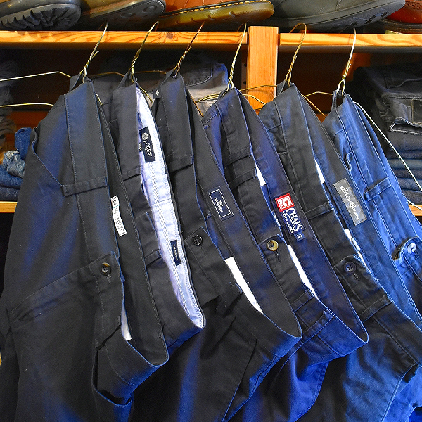 【Navy Chinos】 使い易くコーデに合わせ易い紺チノパン入荷～　@古着屋カチカチ