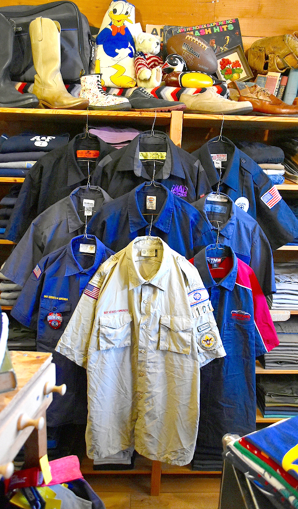 【Utility Uniform Shirt】 ワッペン刺繍ロゴ入りの半袖ワークシャツ入荷~