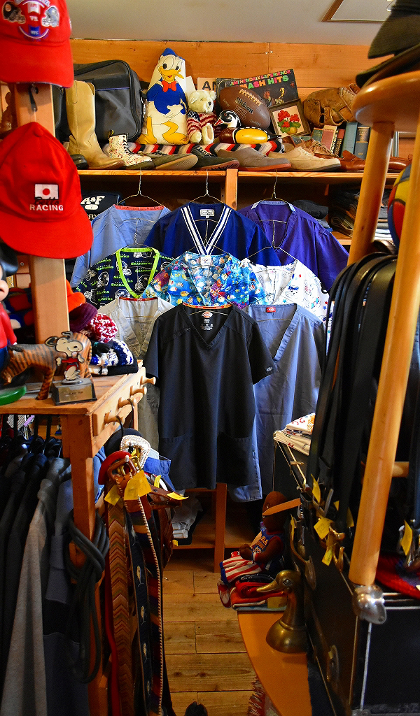 【Scrub Top】 プルオーバータイプのメディカル系スクラブシャツ入荷^^ @古着屋カチカチ