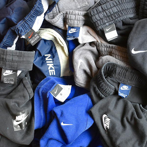 【Nike Sportwear】 スポーツブランドの王様的存在の ナイキ　スウェットパンツ入荷～