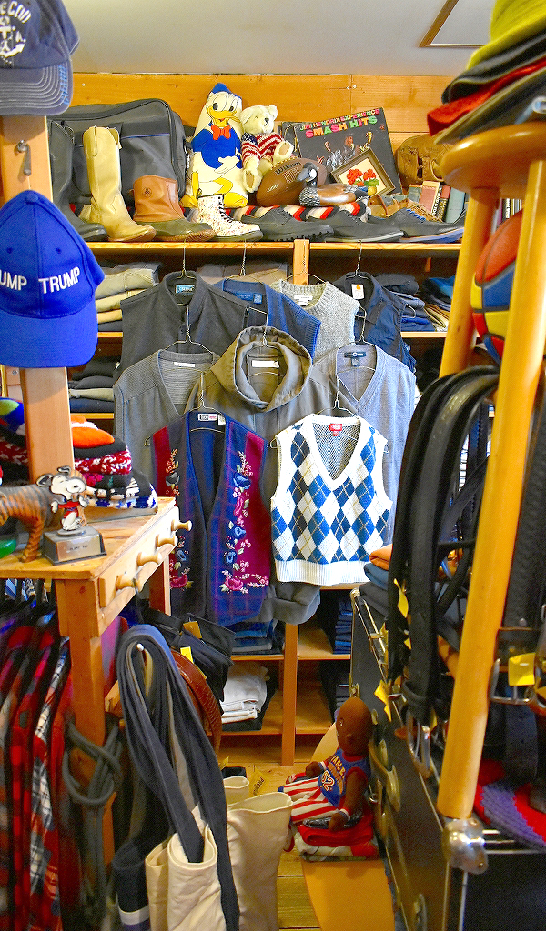 【VEST ベスト】 重ね着レイヤードスタイルに重宝するベスト/ジレを入荷~@古着屋カチカチ