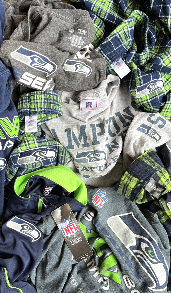 【NFL Seattle Seahawks】　シーホークスのパンツにTシャツ入荷～@古着屋カチカチ