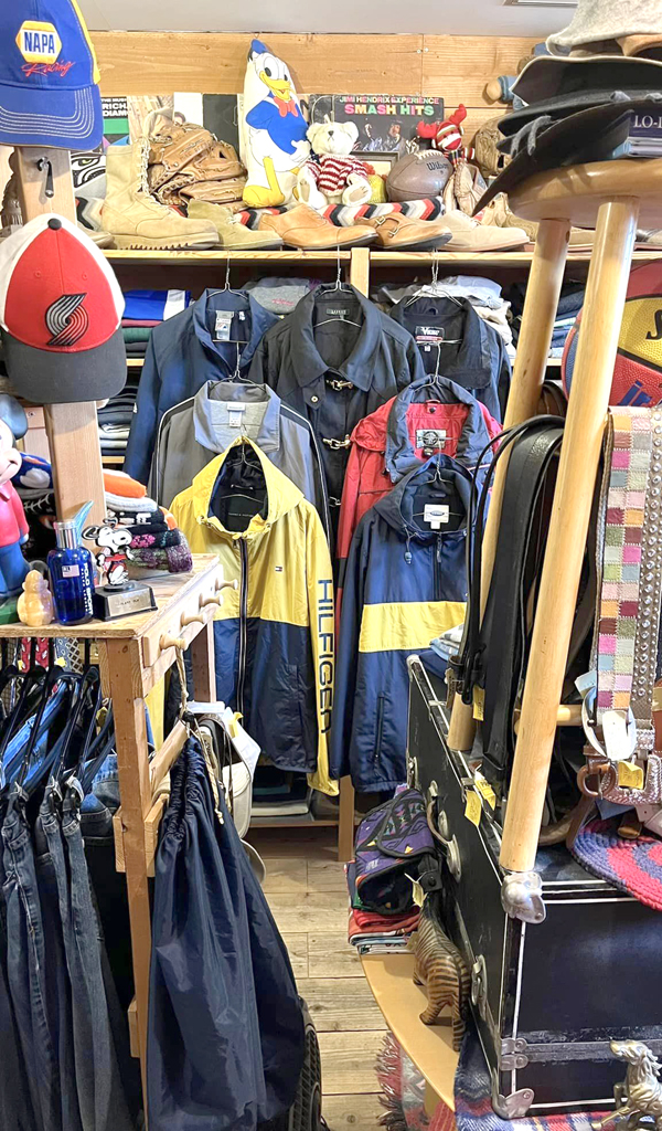 【Nylon Jacket　ナイロンジャケット】秋冬に使えるシャカシャカアウター入荷＠古着屋カチカチ