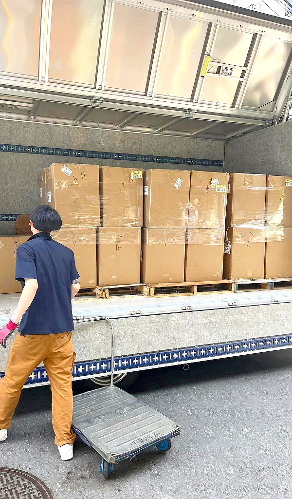 【アメリカ買い付け商品到着~】 シアトルUSAからカチカチまで届きましたぁ~@古着屋カチカチ