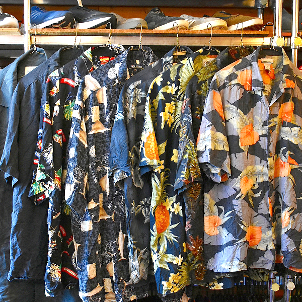 【Black Hawaiian Shirts】 シックで渋めの黒アロハシャツ入荷～@古着屋カチカチ