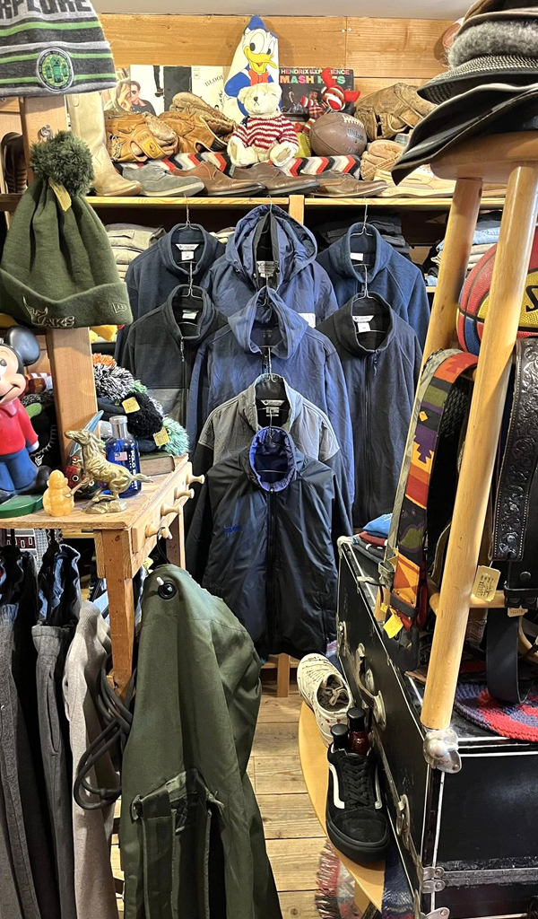 【Columbia コロンビア】 米国オレゴン州発のアウトドアジャケット入荷～@古着屋カチカチ