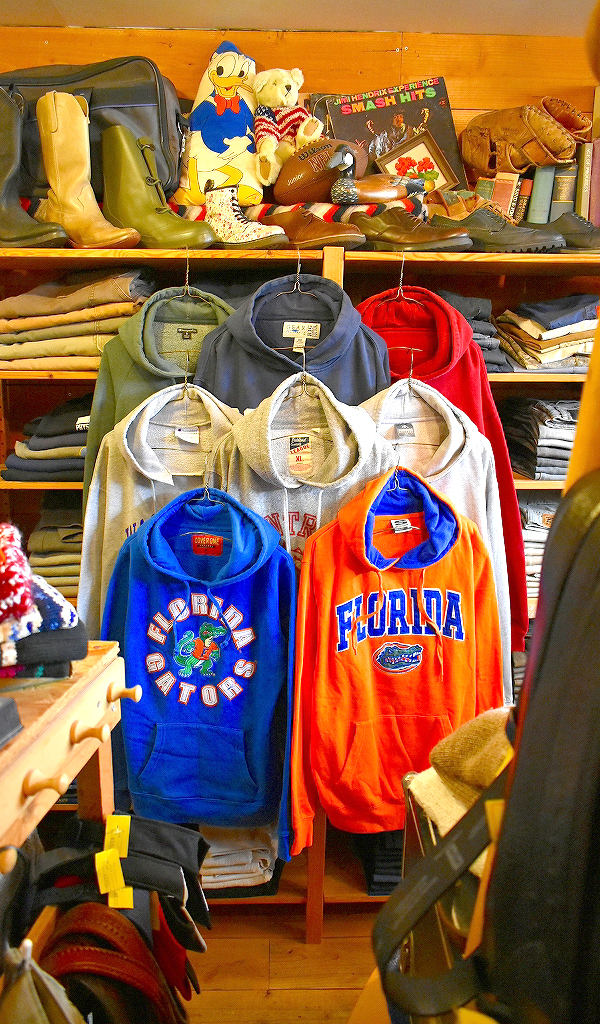 【University Team Hoodie】 アメリカの大学スポーツチームパーカー入荷~