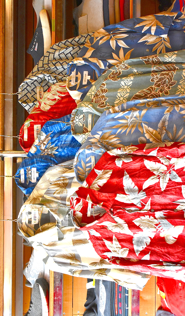 【Hawaiian shirts】 ヴィンテージテイストなアロハシャツ入荷～　@古着屋カチカチ