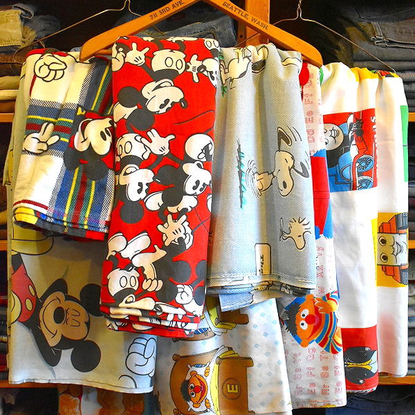 【新生活応援アイテム】 カーテン/ソーファーカバーやリメイク用生地としてもOK～　@古着屋カチカチ