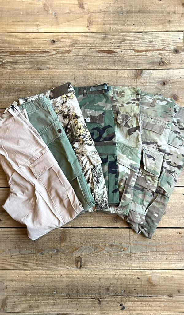 【Military Cargo Pants】 サイドポケット付きのミリタリーカーゴパンツ入荷～