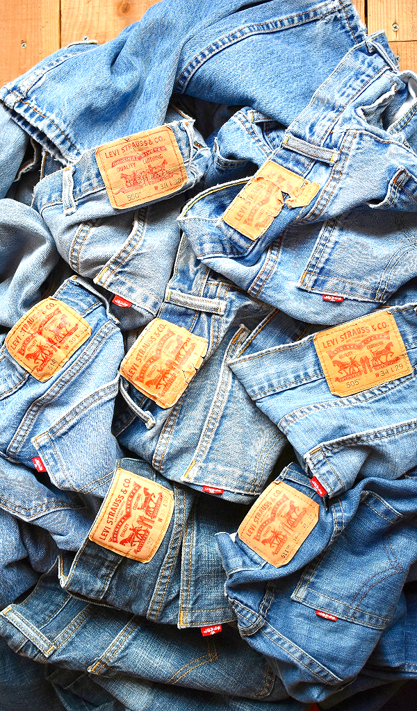 【Levi's® リーバイス®ジーンズ】 ジェンダーレスに使えるデニムパンツ入荷～@古着屋カチカチ